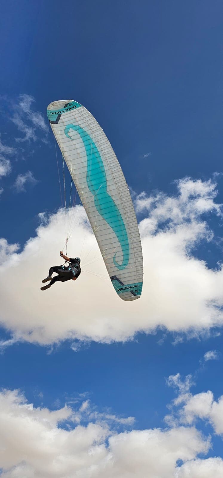 What Is Parakiting? How Modern Parakites Differ from Traditional Paragliders